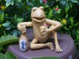 竹細工「カエルの酒飲み」