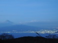 ロッジからの夜景と富士山