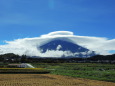 巨大笠雲と富士山