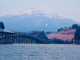 鶴の舞橋と岩木山