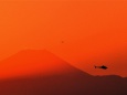 富士山とヘリコプター