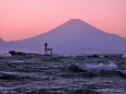 荒波と富士山