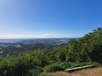 神石山の頂上で