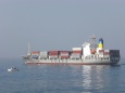 伊勢湾のコンテナ船