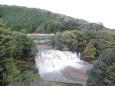 台風一過の「龍門の滝」キハ40