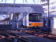 中板橋駅を出発する池袋行き電車
