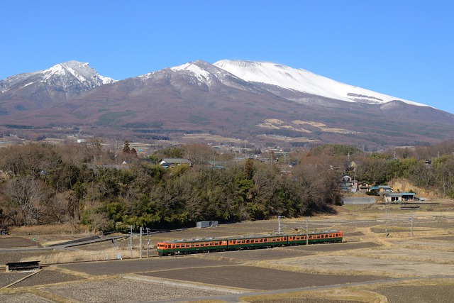 浅間山と湘南色169系