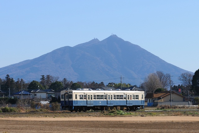 筑波山と関鉄キハ102