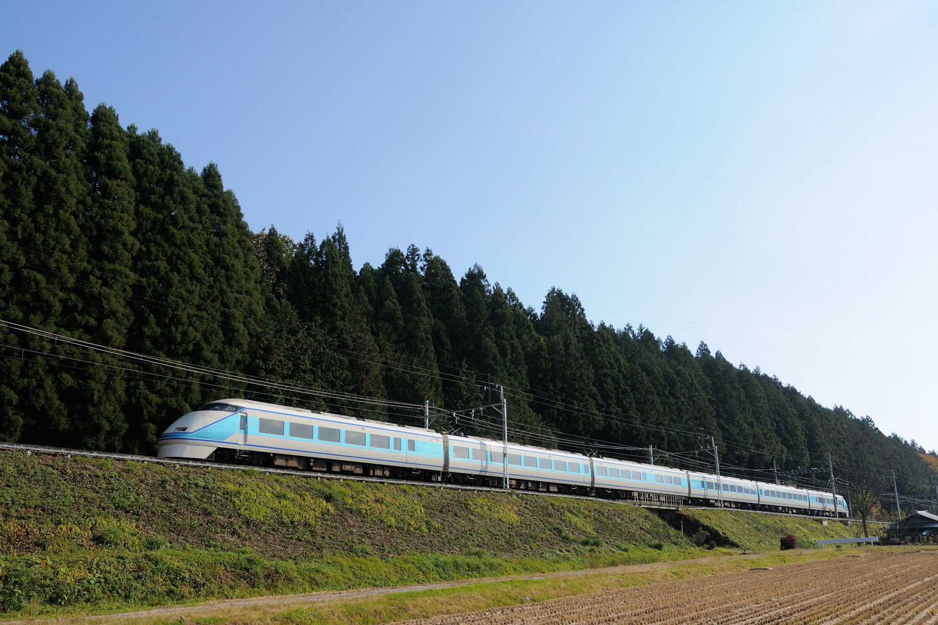 鉄道 u003e 電車「東武100系 スペーシア「粋」編成」壁紙1920x1280 - 壁紙館