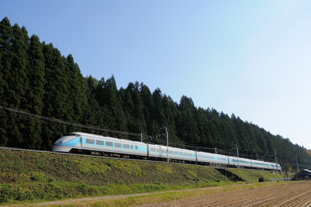 東武100系 スペーシア「粋」編成