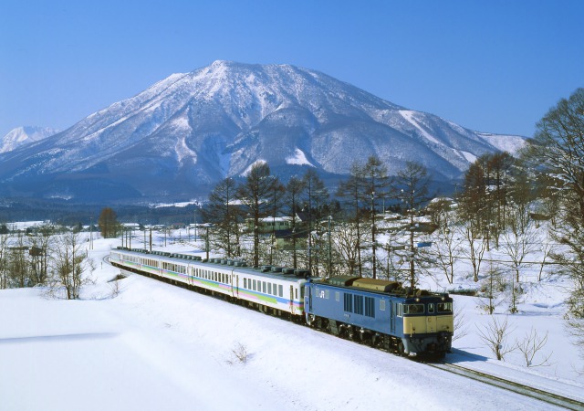 懐古 黒姫山とEF64 1051お座敷