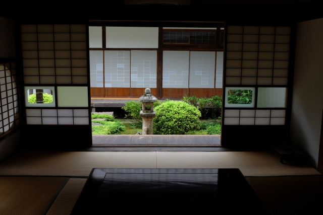 頼久寺の書院と庭園