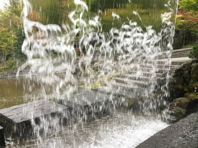 水のカーテン