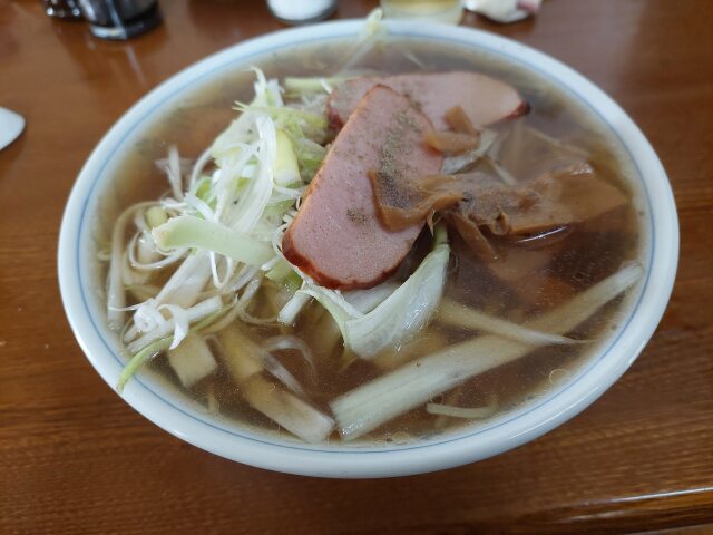 今日の昼飯 醤油ラーメン