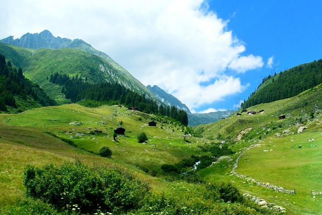スイスの山村風景