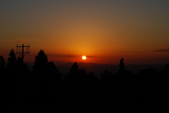 夕日・青山峠より