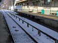 雪の山科駅