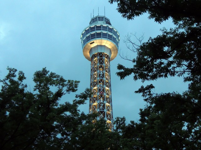 横浜マリンタワー