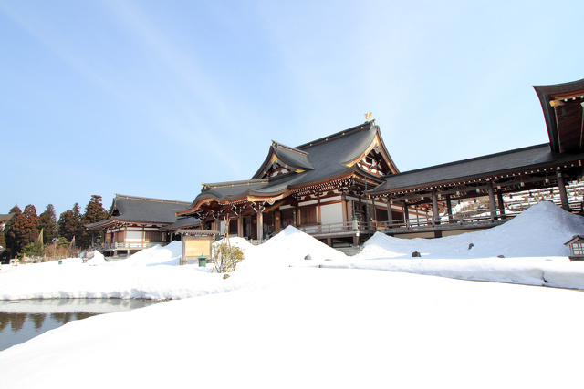 雪の倶利迦羅不動寺西之坊鳳凰殿