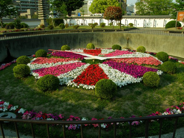 岡崎公園の花時計