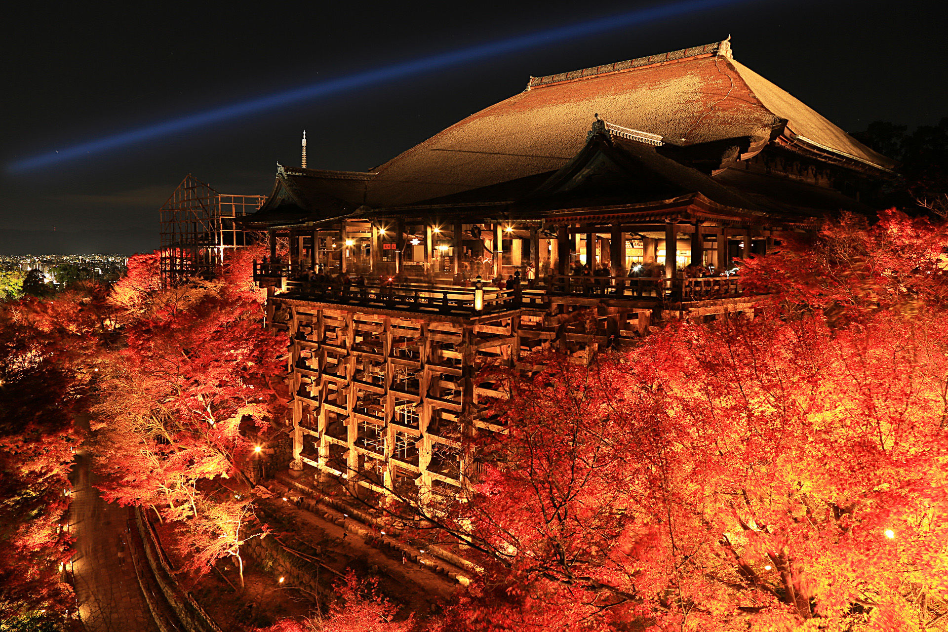 夜景 花火 イルミ 京都清水寺ライトアップ 壁紙19x1280 壁紙館
