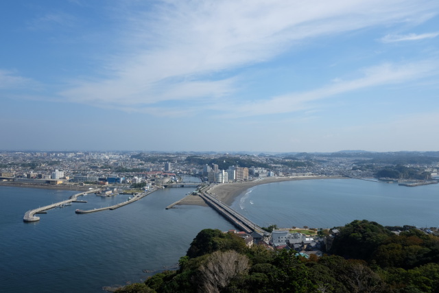 藤沢市街と湘南の海