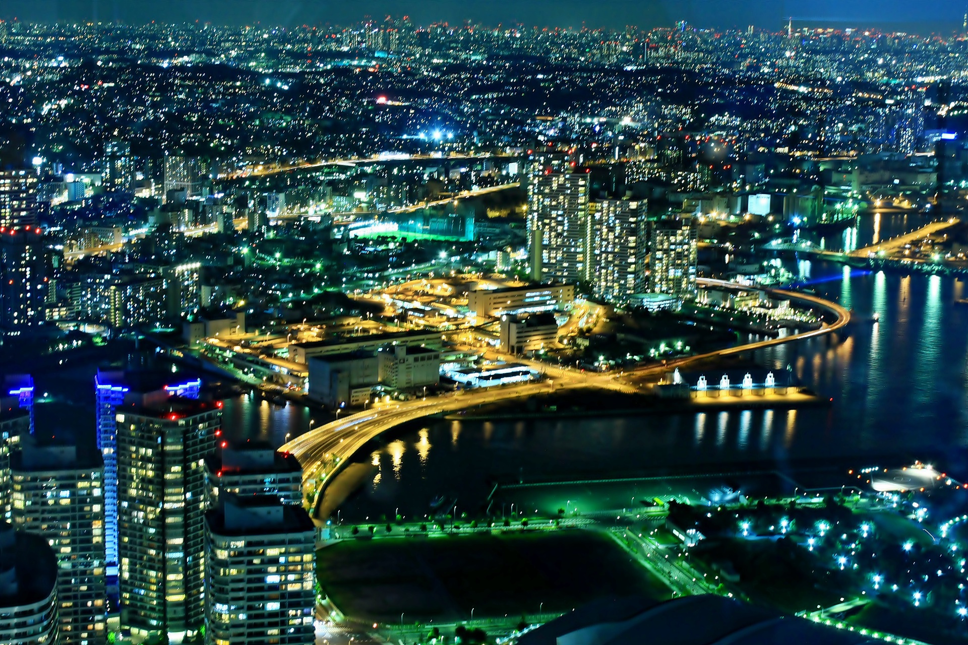 夜景 花火 イルミ 横浜夜景b 壁紙19x1280 壁紙館