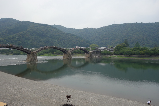 錦川に映る錦帯橋