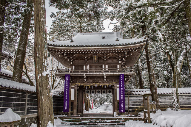 雪の那谷寺