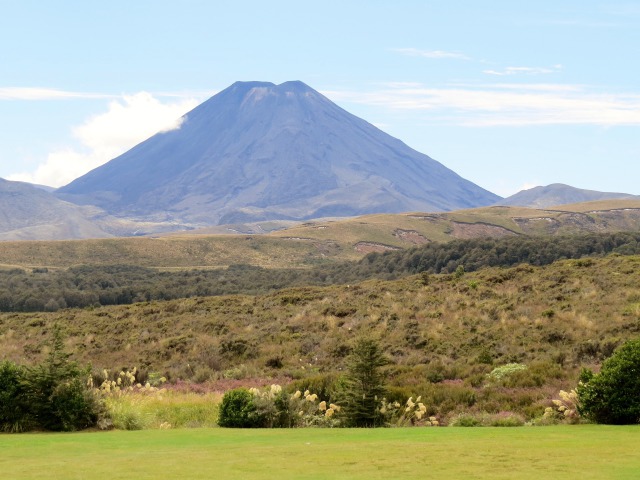 タラナキ山