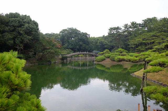 栗林公園の南湖と偃月橋