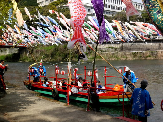 鯉のぼりクルーズ