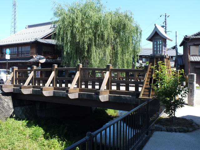 鵜沼宿の大安寺大橋