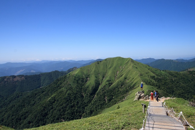 剣山頂上よりの眺め