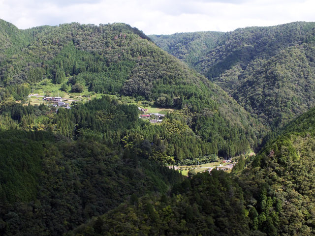 山間の村