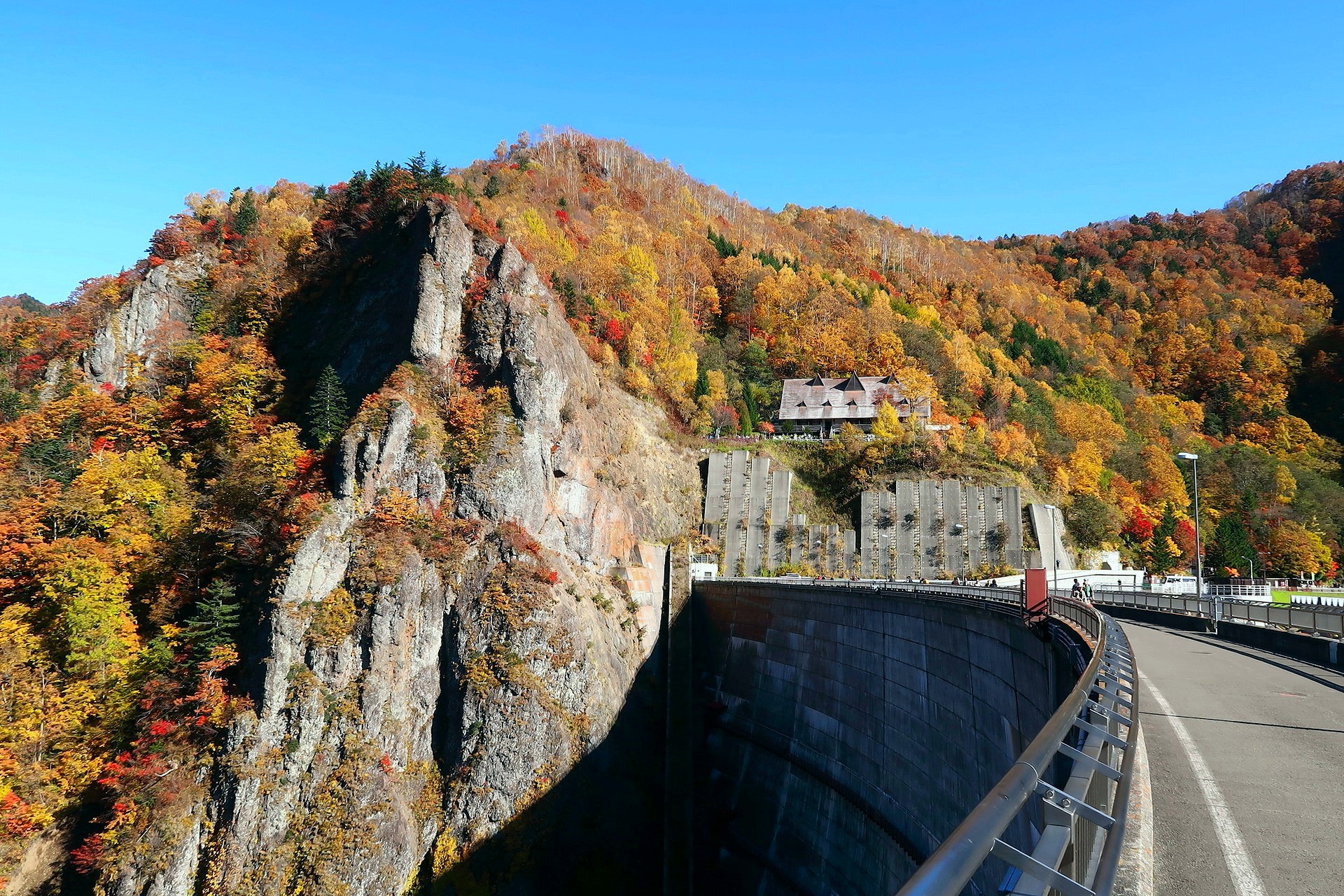 日本の風景 紅葉の豊平峡ダム2 壁紙19x1280 壁紙館