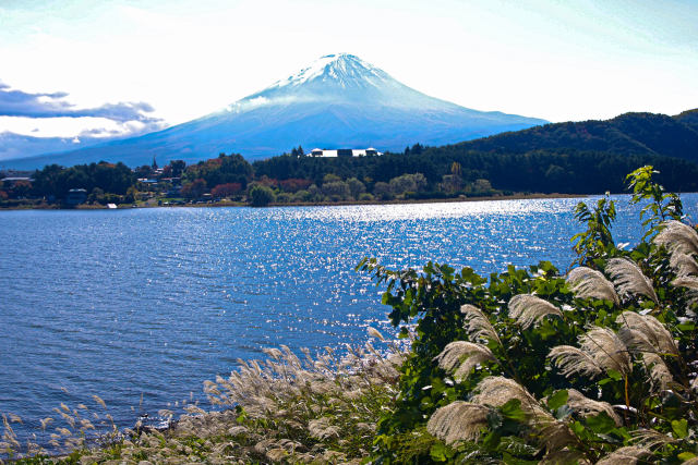 秋の富士山・河口湖から