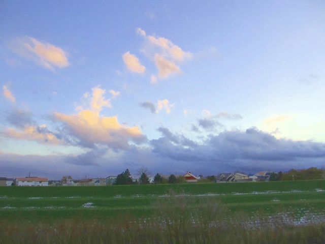 大空の下にある町