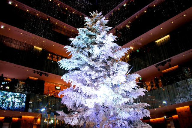 XmasTree White