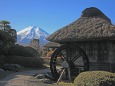 古民家と富士山