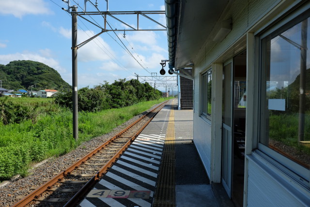 那古船形駅にて