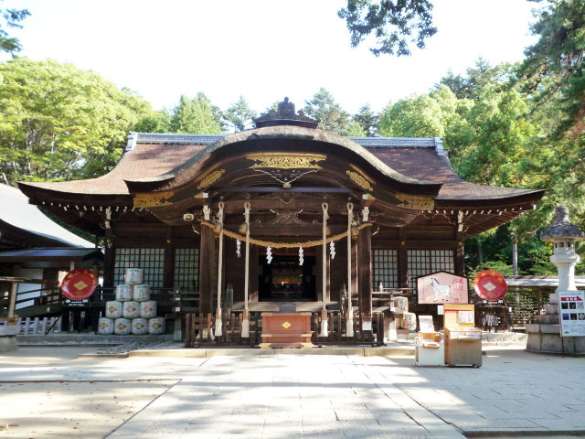 武田神社・拝殿