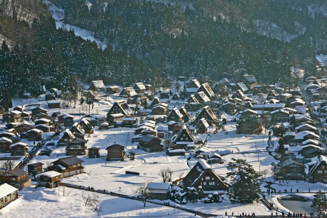 雪の白川郷