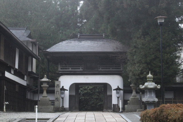 高野山・西門院竜宮門