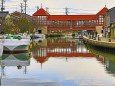 切妻屋根付きの橋(東橋)