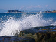 荒れる湘南の海