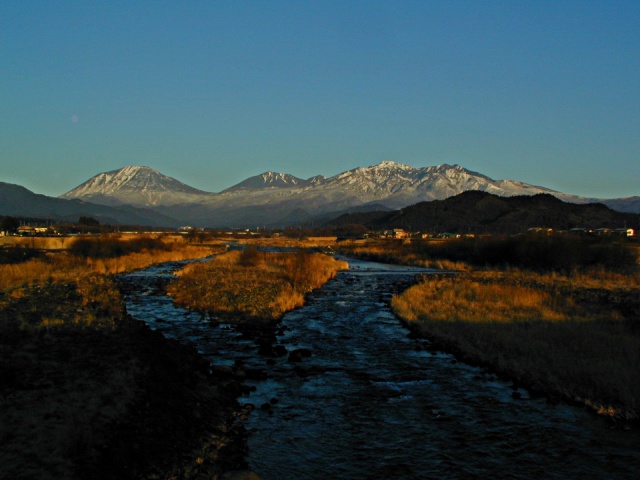 鬼怒川と日光連山