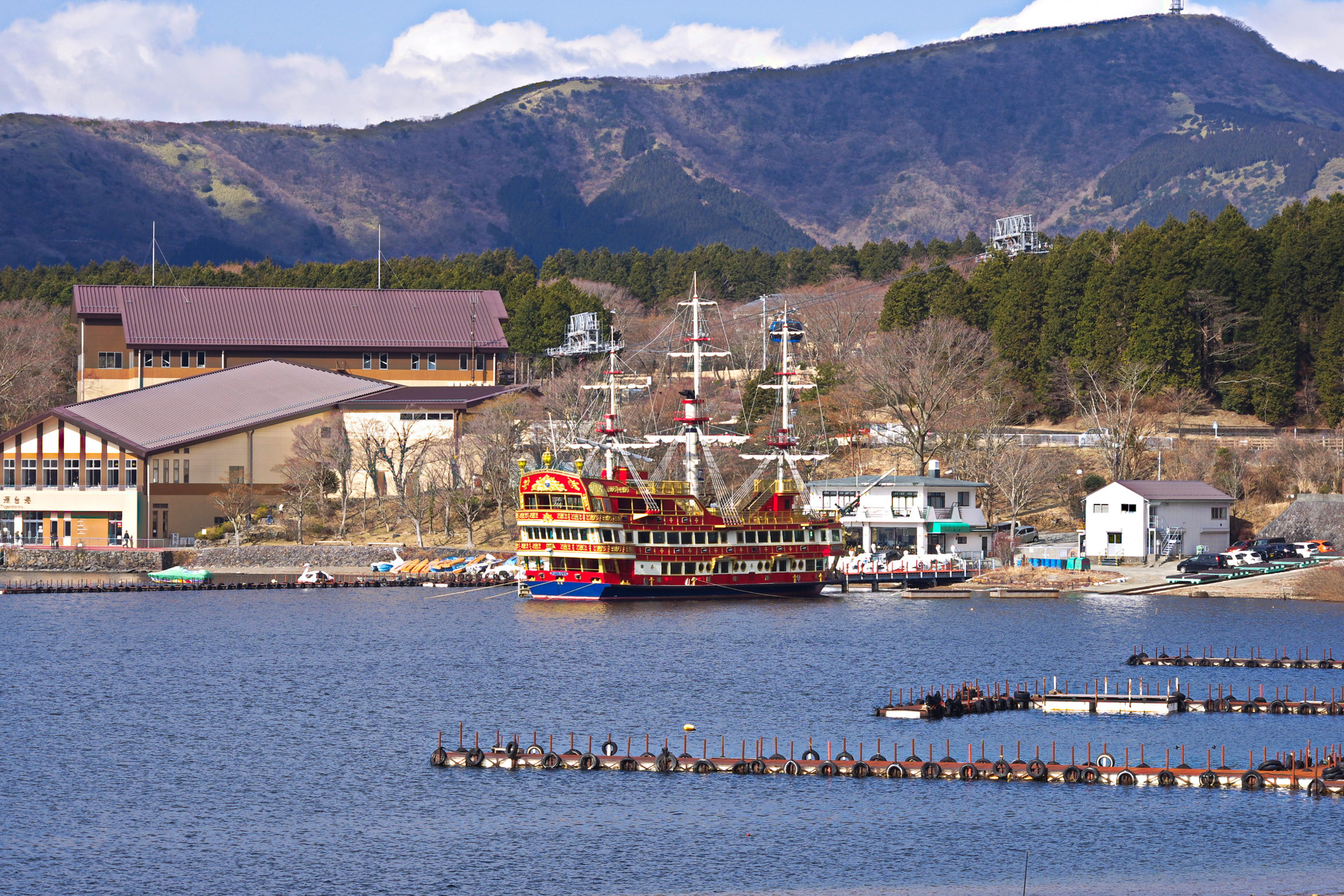 日本の風景 芦ノ湖 桃源台の海賊船 壁紙19x1280 壁紙館