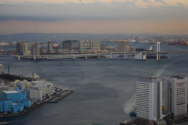 夕暮れの東京湾