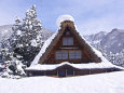 雪晴れの五箇山 合掌造り